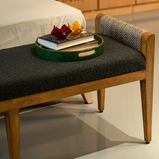 Leandro Bench