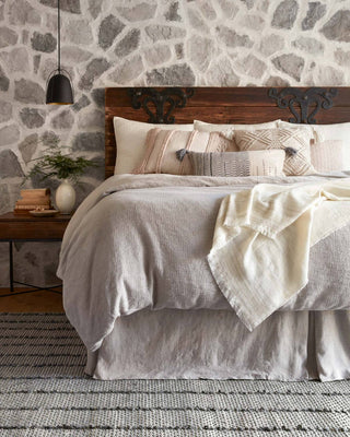 Loloi: Alissa Collection T1001 MH IVORY / BEIGE Throw Blanket
