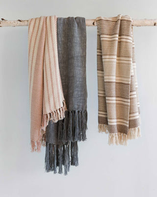 Loloi: Anna CollectionT1005 MH BEIGE / IVORY Throw Blanket
