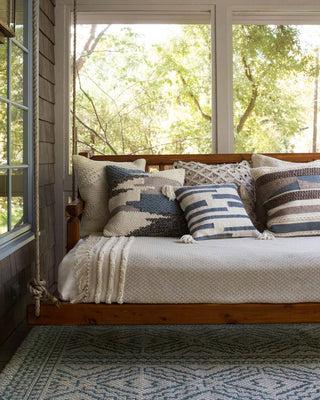 Loloi: Mackie Collection T1031 MH GREY / IVORY Throw Blanket
